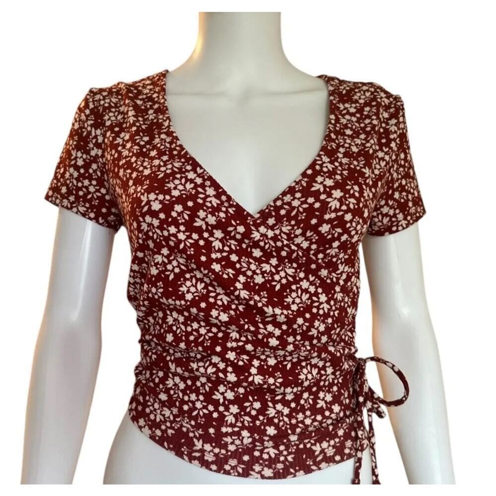 Women’s XS &  juniors medium red deep v neck faux wrap short sleeve top​​​